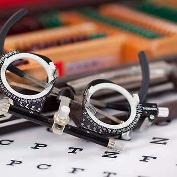 Brille – Sehfunktion beim Augenarzt
